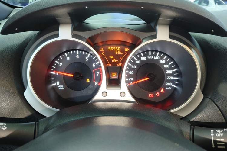 Used Infiniti ESQ 2014 1.6L Spontaneous Edition Instrument Cluster