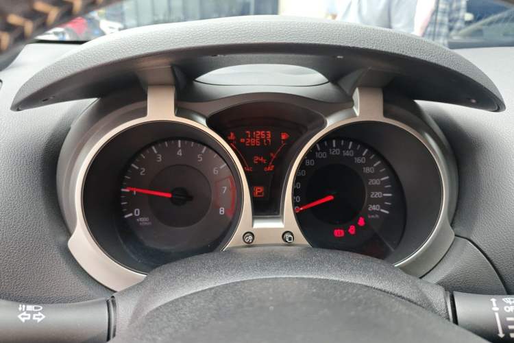 Used Infiniti ESQ 2014 1.6L Luxury Edition Instrument Cluster