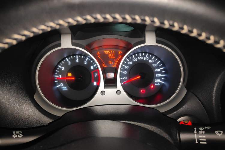 Used Infiniti ESQ 2014 1.6L Luxury Edition Instrument Cluster
