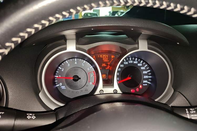 Used Infiniti ESQ 2014 1.6L Luxury Edition Instrument Cluster