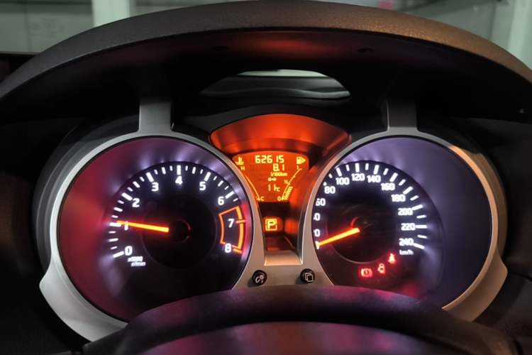 Used Infiniti ESQ 2014 1.6L Spontaneous Edition Instrument Cluster