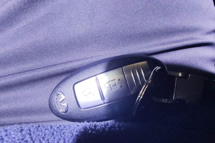 Used Infiniti ESQ 2014 1.6L Spontaneous Edition Interior 1