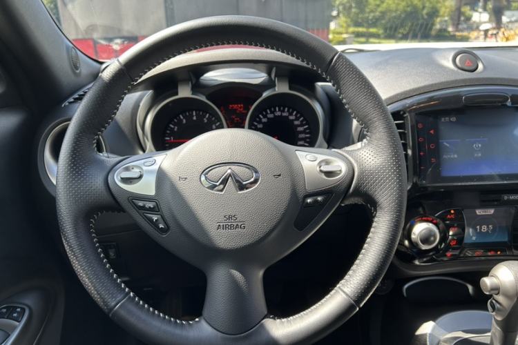 Used Infiniti ESQ 2014 1.6L Spontaneous Edition Interior 1