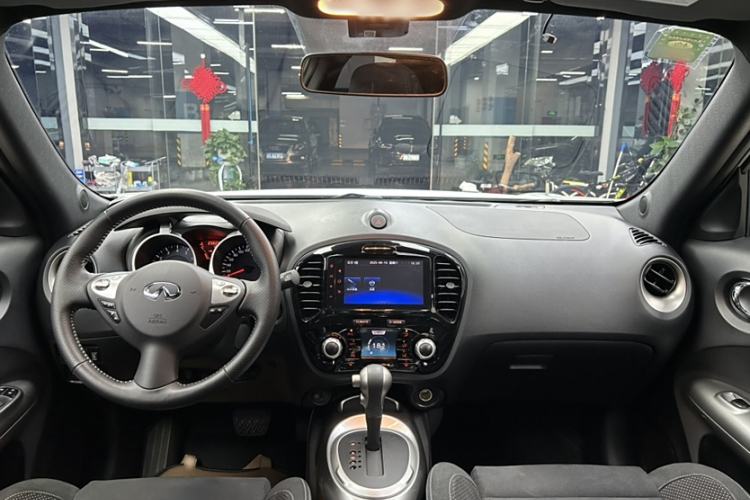 Used Infiniti ESQ 2014 1.6L Spontaneous Edition Interior 1