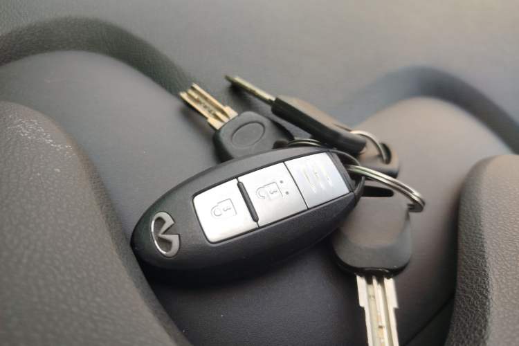 Used Infiniti ESQ 2014 1.6L Spontaneous Edition Interior 1