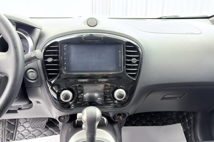 Used Infiniti ESQ 2014 1.6L Spontaneous Edition Interior 11
