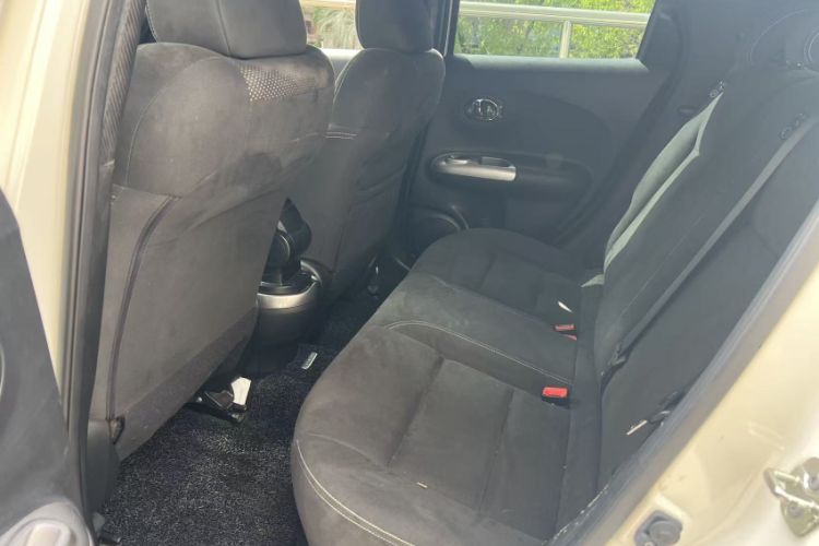 Used Infiniti ESQ 2014 1.6L Spontaneous Edition Interior 2