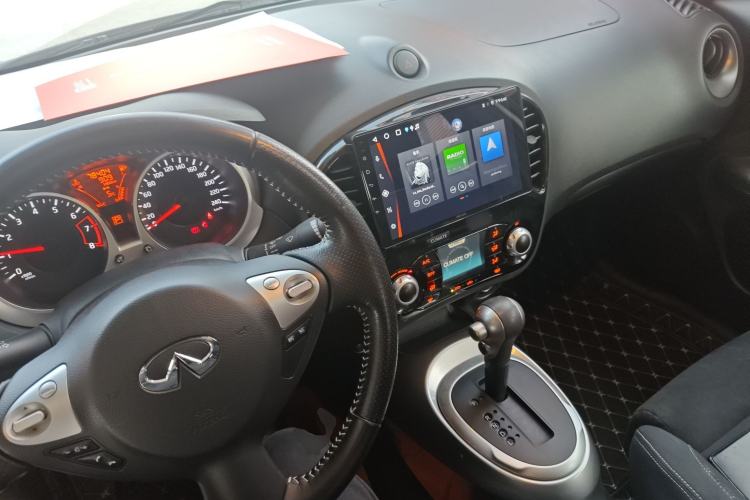 Used Infiniti ESQ 2014 1.6L Spontaneous Edition Interior 2