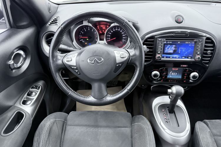 Used Infiniti ESQ 2014 1.6L Spontaneous Edition Interior 2