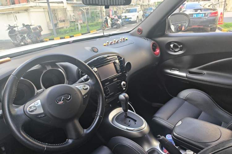 Used Infiniti ESQ 2014 1.6T Dynamic Edition Interior 2