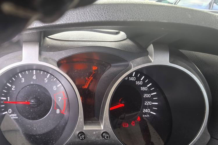 Used Infiniti ESQ 2014 1.6L Spontaneous Edition Interior 2