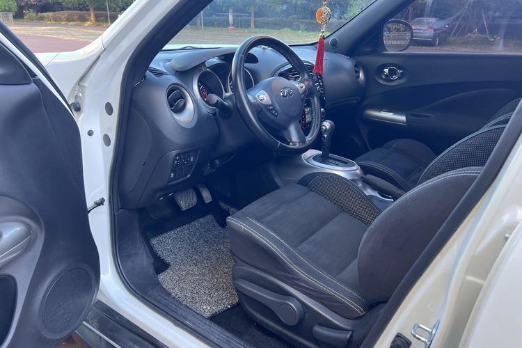 Used Infiniti ESQ 2014 1.6L Spontaneous Edition Interior 2