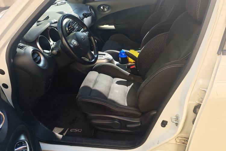 Used Infiniti ESQ 2014 1.6L Spontaneous Edition Interior 3