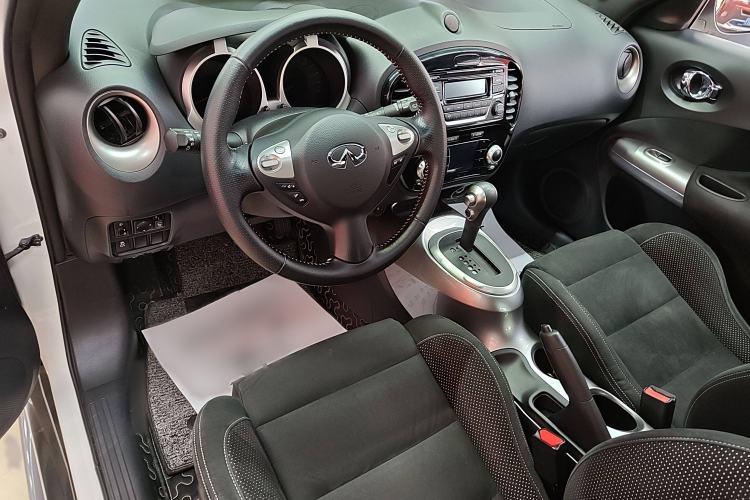 Used Infiniti ESQ 2014 1.6L Spontaneous Edition Interior 3