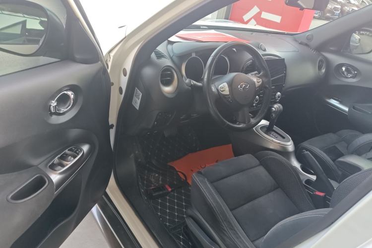 Used Infiniti ESQ 2014 1.6L Spontaneous Edition Interior 3