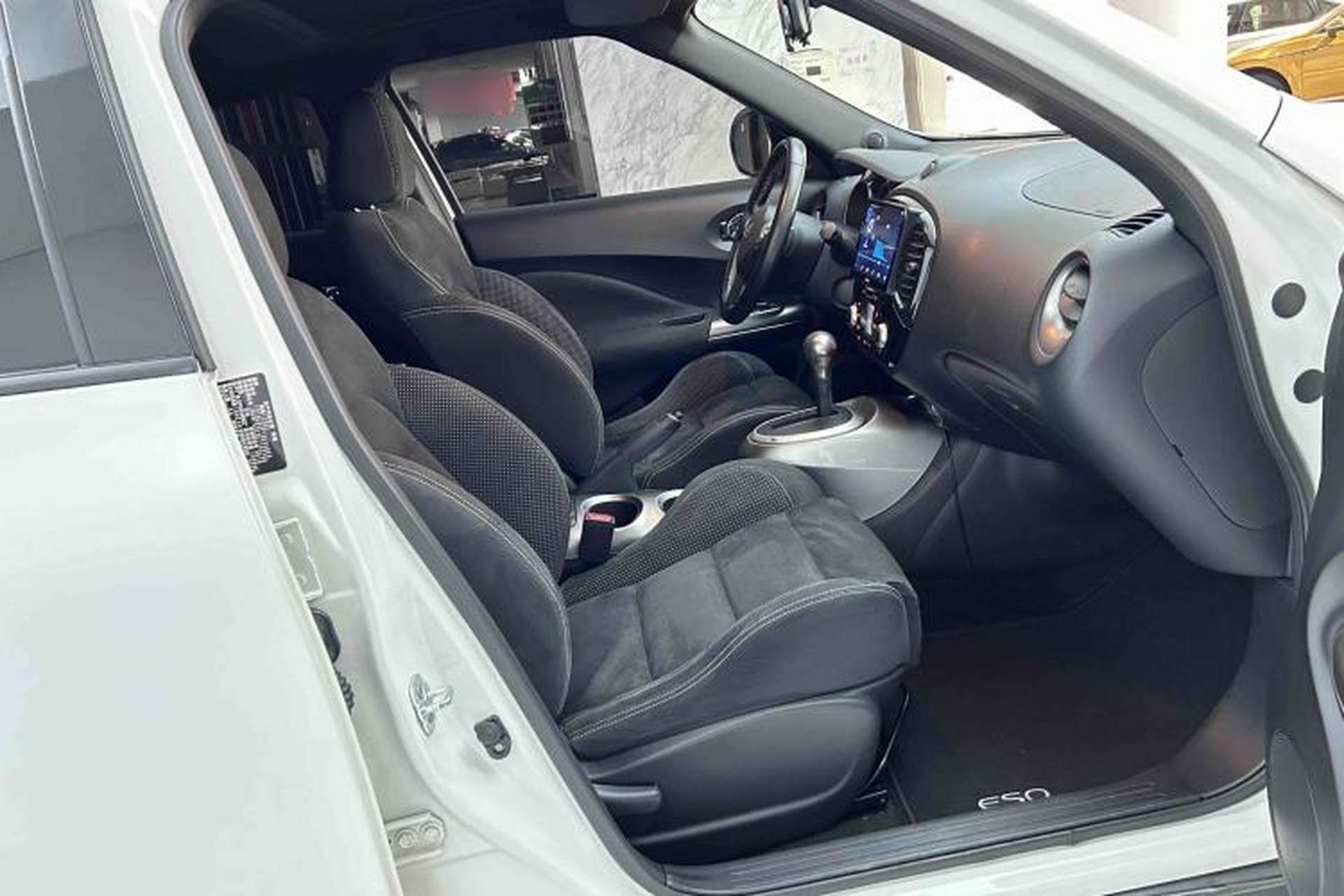 Used Infiniti ESQ 2014 1.6L Spontaneous Edition Interior 3