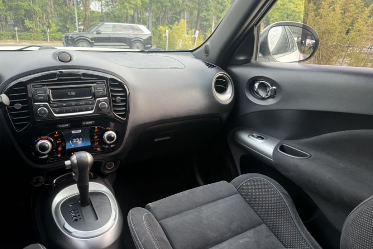 Used Infiniti ESQ 2014 1.6L Spontaneous Edition Interior 3