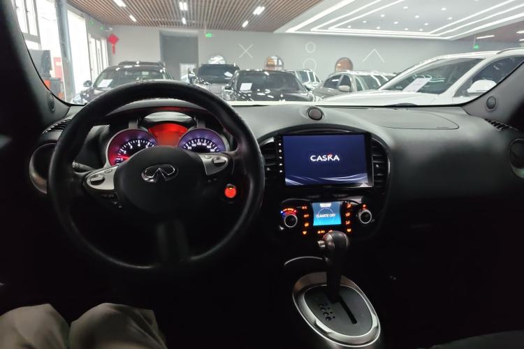 Used Infiniti ESQ 2014 1.6L Spontaneous Edition Interior 3