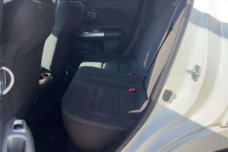Used Infiniti ESQ 2014 1.6L Spontaneous Edition Interior 3