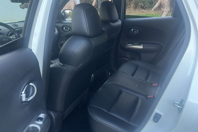 Used Infiniti ESQ 2014 1.6T Dynamic Edition Interior 3