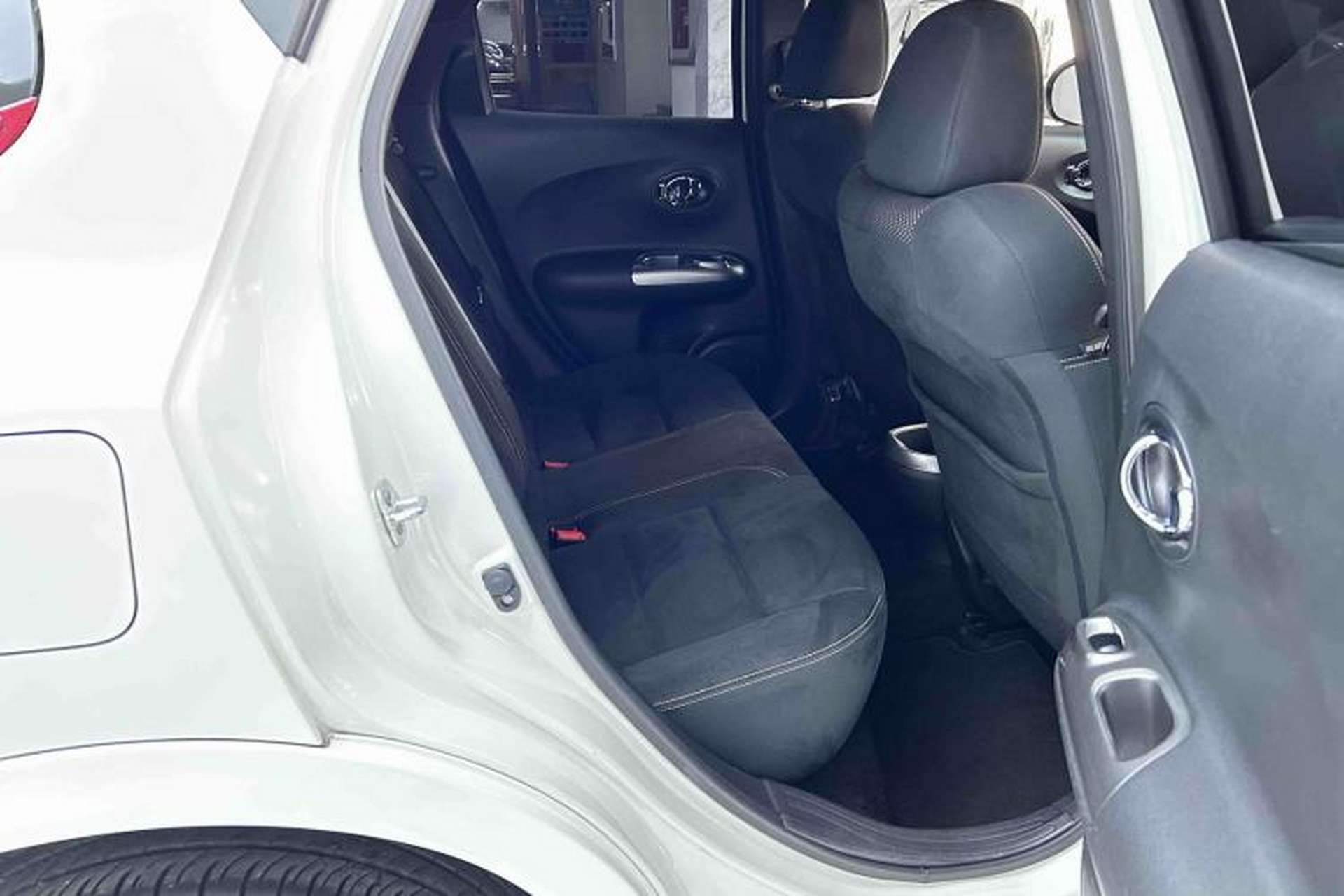 Used Infiniti ESQ 2014 1.6L Spontaneous Edition Interior 4