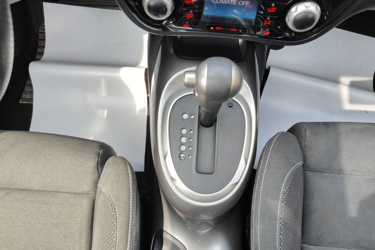 Used Infiniti ESQ 2014 1.6L Spontaneous Edition Interior 4