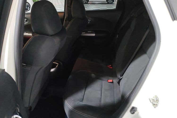 Used Infiniti ESQ 2014 1.6L Spontaneous Edition Interior 4
