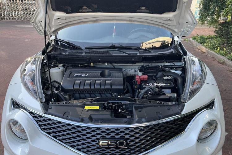 Used Infiniti ESQ 2014 1.6L Spontaneous Edition Interior 4