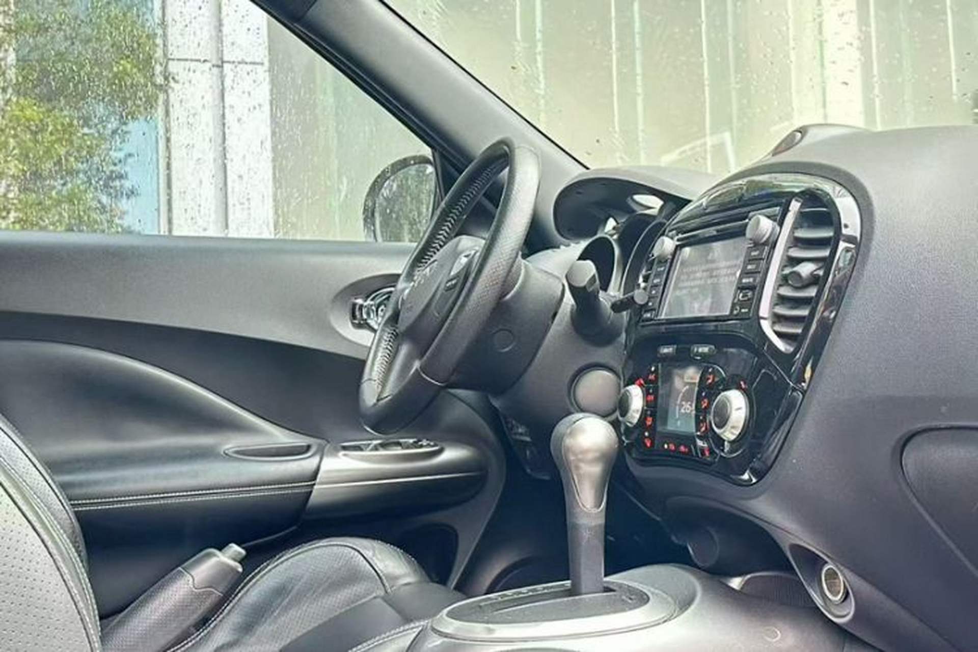 Used Infiniti ESQ 2014 1.6L Luxury Edition Interior 5