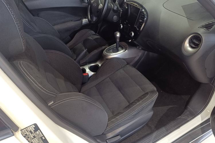Used Infiniti ESQ 2014 1.6L Spontaneous Edition Interior 5