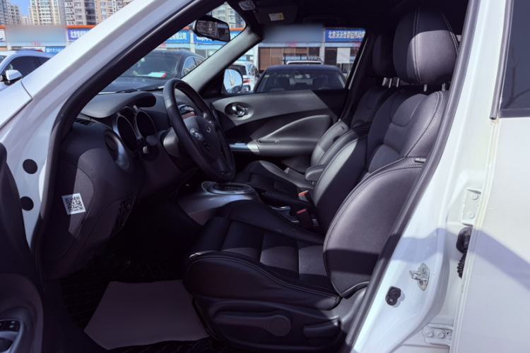 Used Infiniti ESQ 2014 1.6L Spontaneous Edition Interior 5