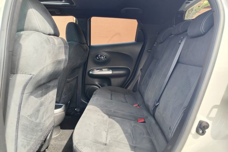 Used Infiniti ESQ 2014 1.6L Spontaneous Edition Interior 6