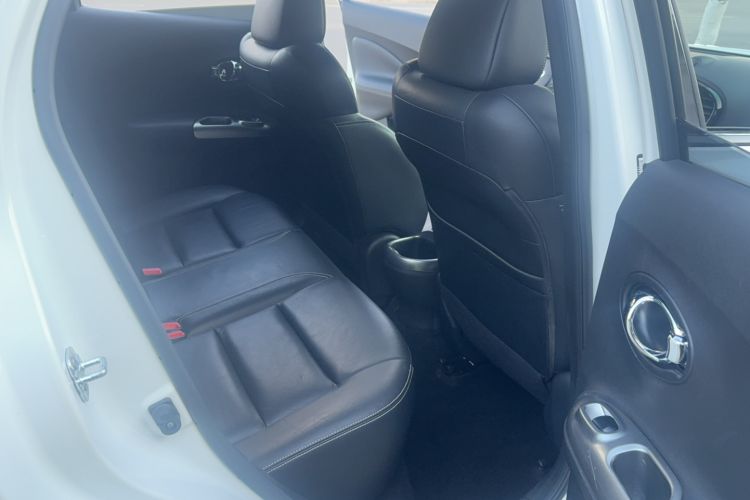 Used Infiniti ESQ 2014 1.6T Dynamic Edition Interior 6