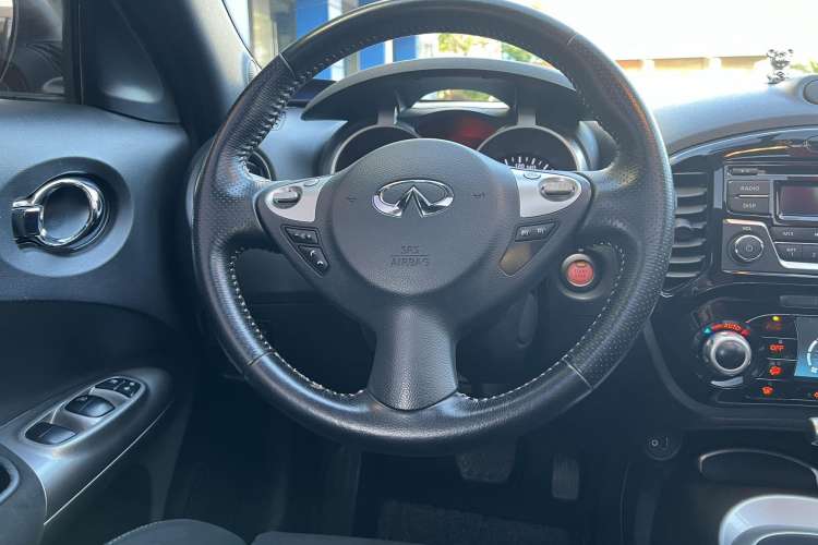 Used Infiniti ESQ 2014 1.6L Spontaneous Edition Interior 6