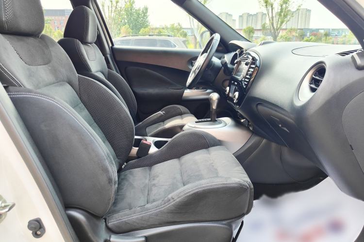 Used Infiniti ESQ 2014 1.6L Spontaneous Edition Interior 9