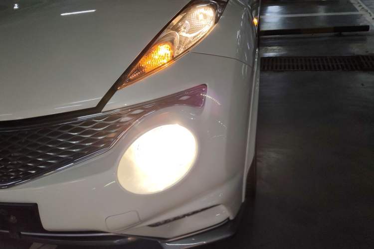 Used Infiniti ESQ 2014 1.6L Spontaneous Edition Left Front Headlight
