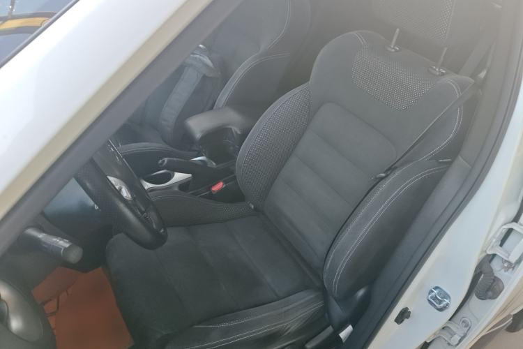 Used Infiniti ESQ 2014 1.6L Spontaneous Edition Left Front Seat