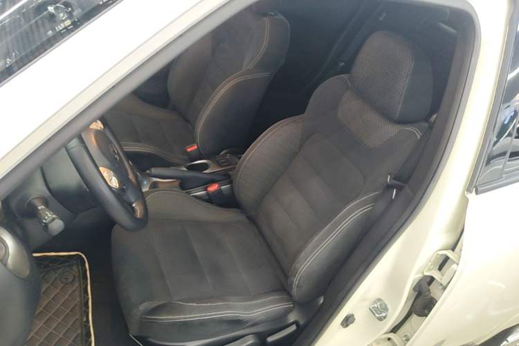 Used Infiniti ESQ 2014 1.6L Spontaneous Edition Left Front Seat