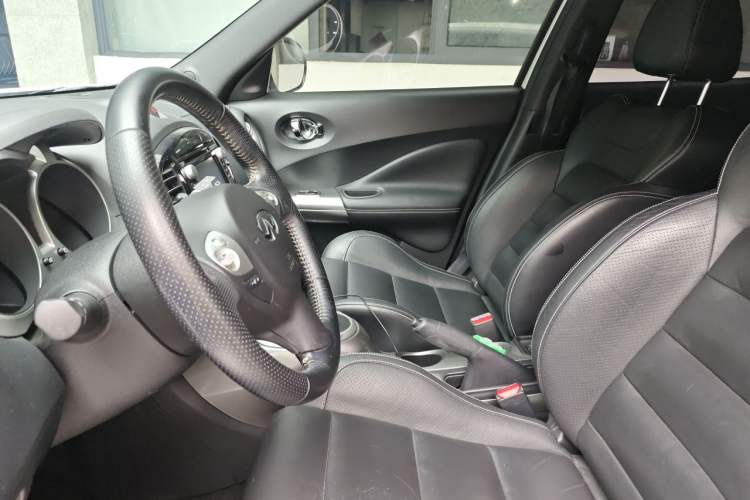Used Infiniti ESQ 2014 1.6L Luxury Edition Left Front Seat