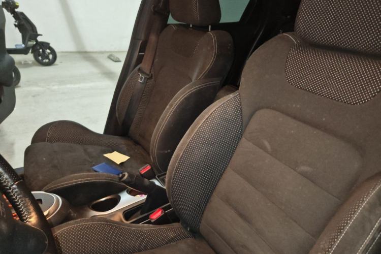Used Infiniti ESQ 2014 1.6L Spontaneous Edition Left Front Seat