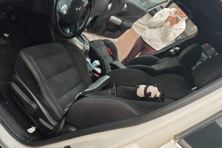 Used Infiniti ESQ 2014 1.6L Spontaneous Edition Left Front Seat