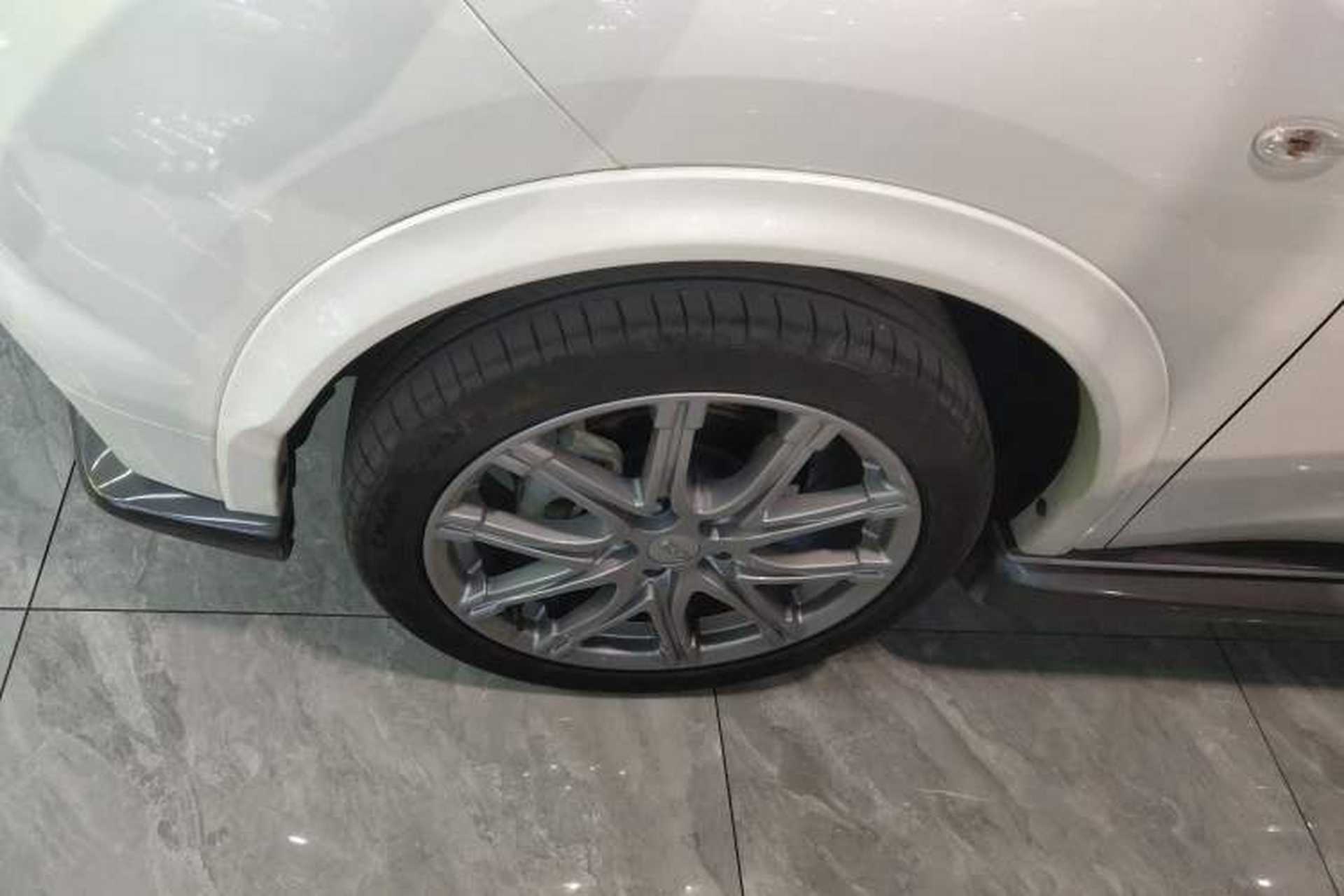Used Infiniti ESQ 2014 1.6L Spontaneous Edition Left Front Wheel Hub