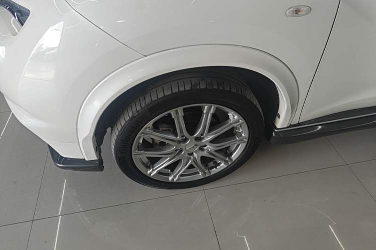 Used Infiniti ESQ 2014 1.6L Spontaneous Edition Left Front Wheel Hub