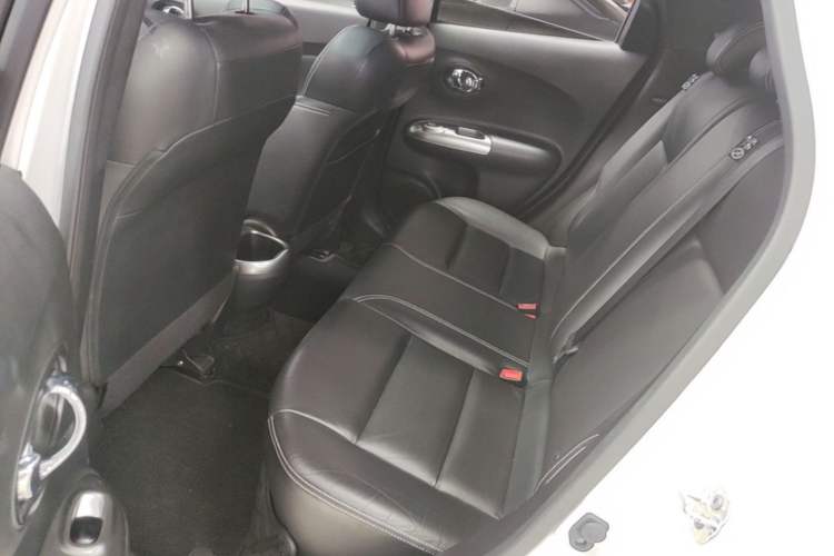 Used Infiniti ESQ 2014 1.6L Luxury Edition Left Rear Seat