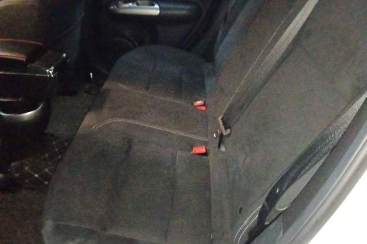 Used Infiniti ESQ 2014 1.6L Spontaneous Edition Left Rear Seat