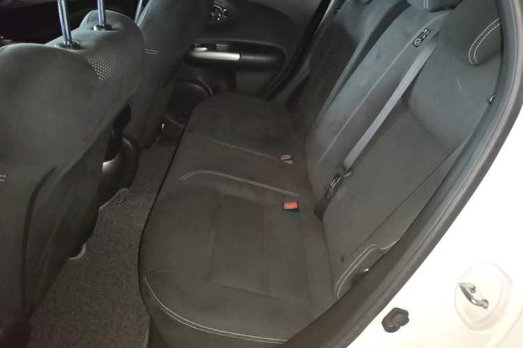 Used Infiniti ESQ 2014 1.6L Spontaneous Edition Left Rear Seat