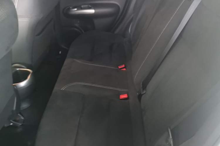 Used Infiniti ESQ 2014 1.6L Spontaneous Edition Left Rear Seat