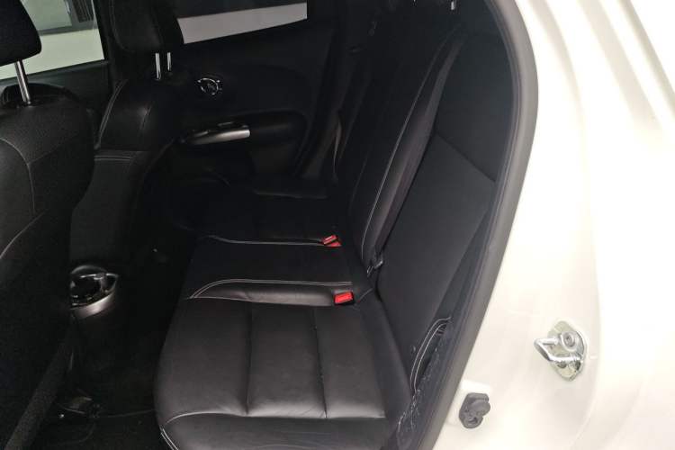 Used Infiniti ESQ 2014 1.6L Luxury Edition Left Rear Seat