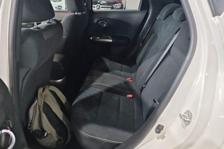 Used Infiniti ESQ 2014 1.6L Spontaneous Edition Left Rear Seat