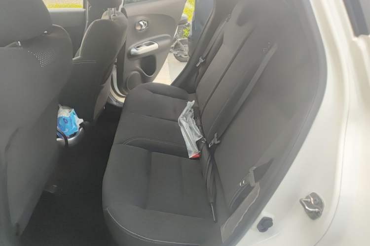 Used Infiniti ESQ 2014 1.6L Spontaneous Edition Left Rear Seat